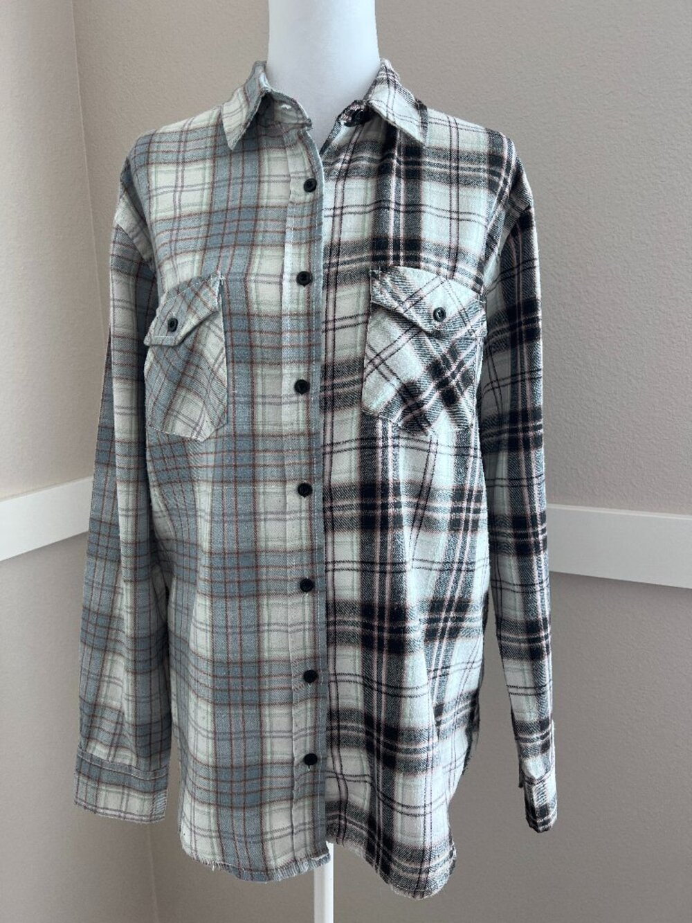 Tilly's RSQ Split Plaid Flannel Button Down Shirt Size Small